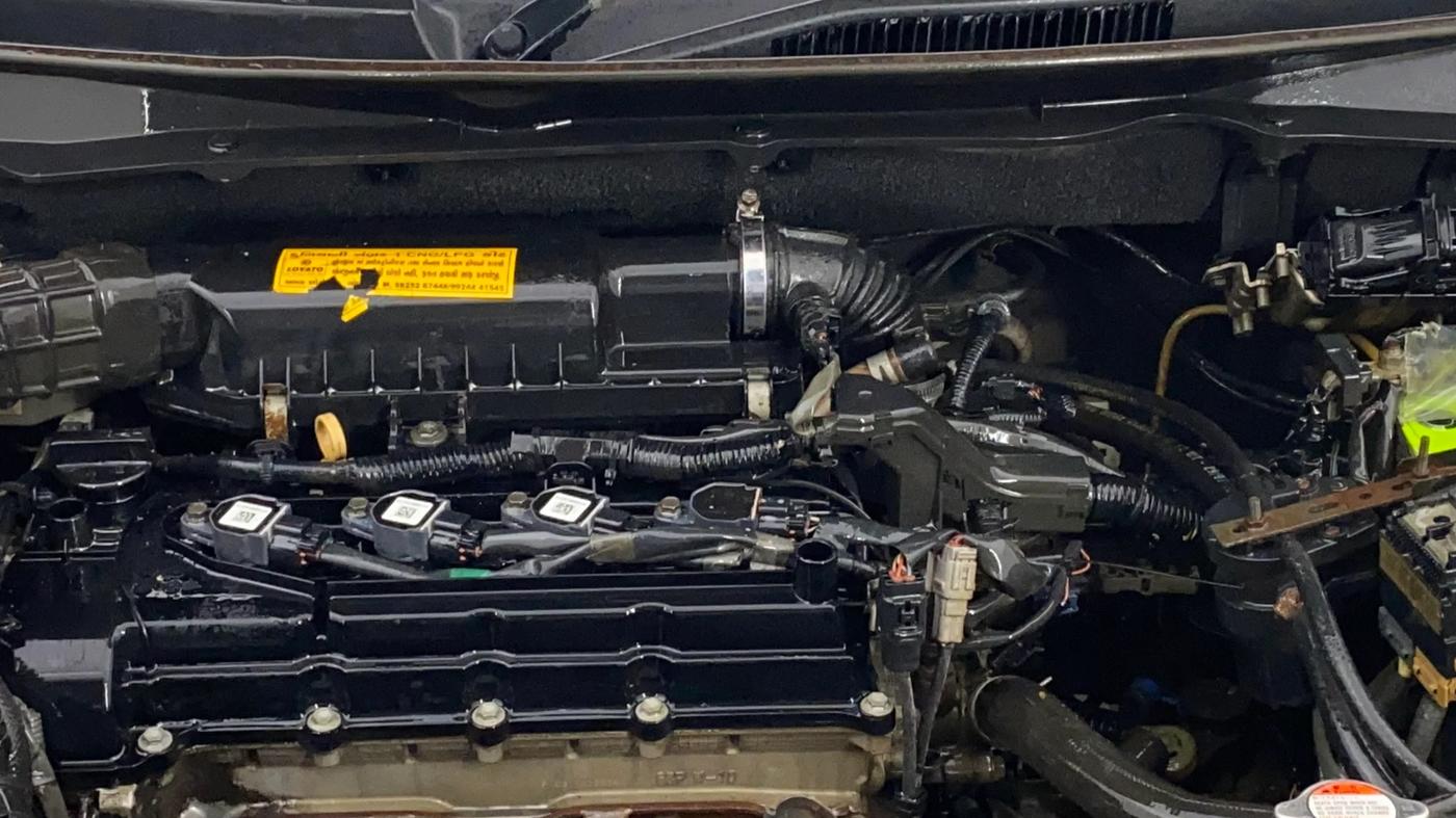 2017 Maruti Dzire VXI, CNG, Manual, 1,33,655 km, Engine View