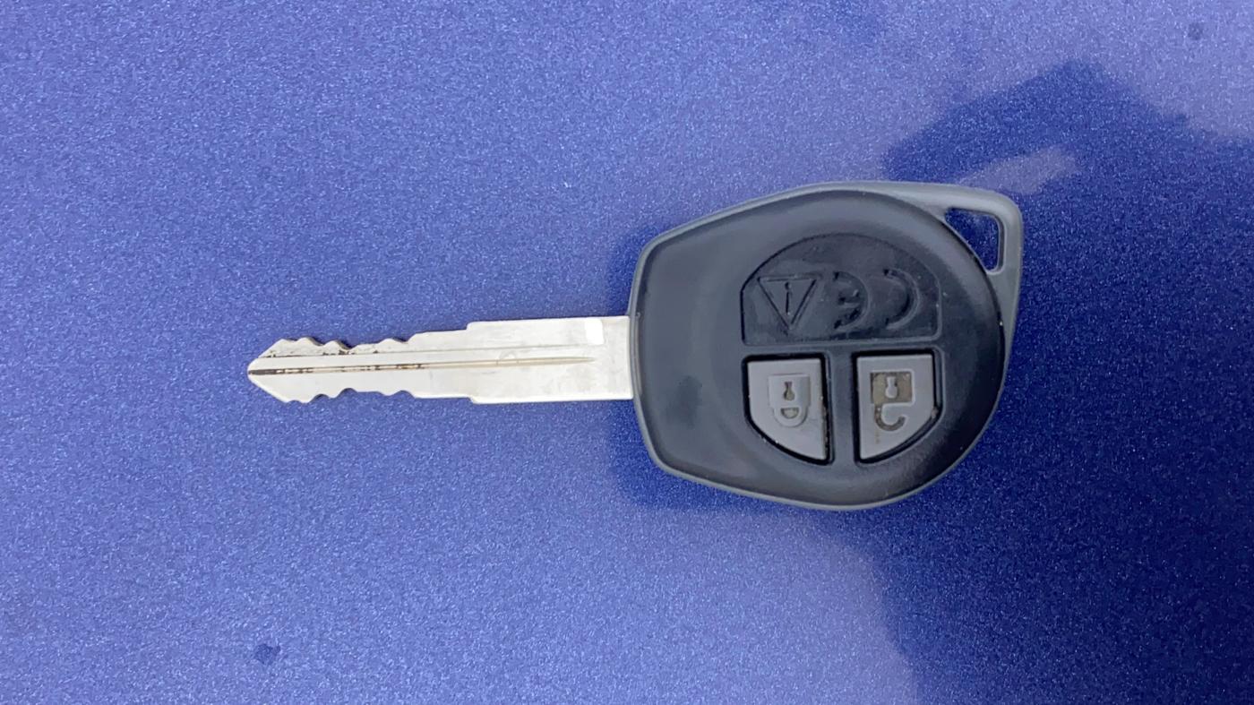 2017 Maruti Dzire VXI, CNG, Manual, 1,33,655 km, Key Close Up