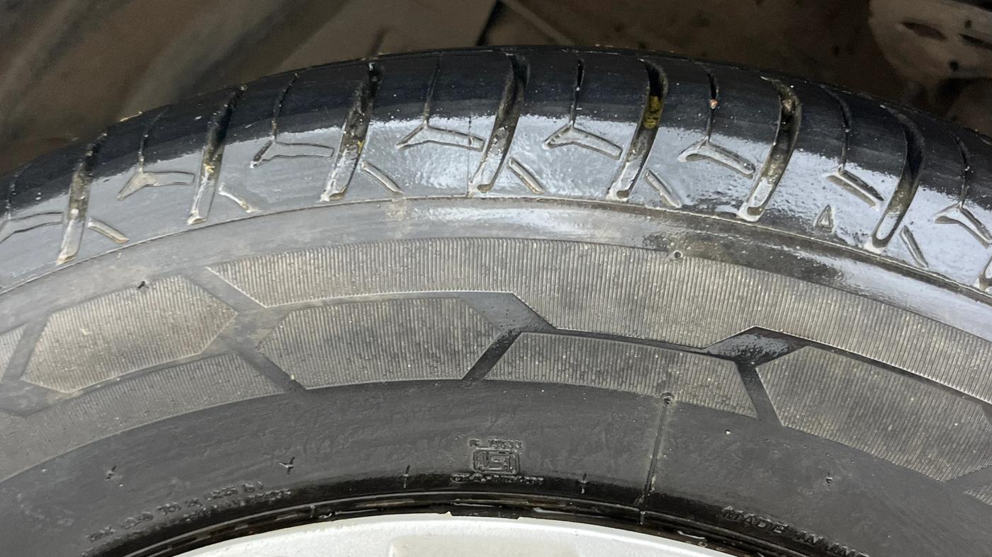 2016 Maruti Ciaz VXI+, Petrol, Manual, 61,684 km, Left Front Tyre Tread
