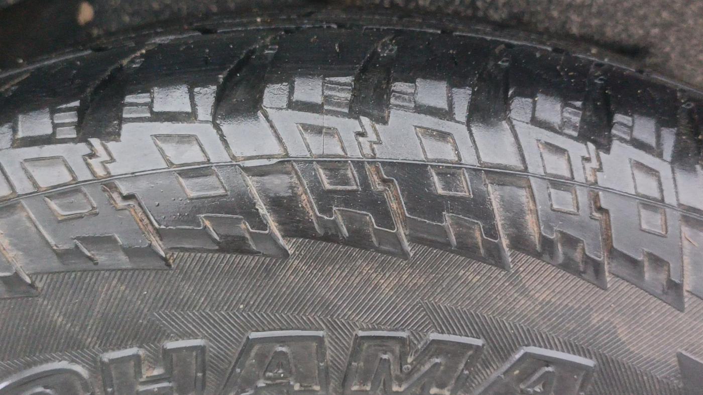 2017 Mahindra XUV500 W10, Diesel, Manual, 82,167 km, Right Rear Tyre Tread