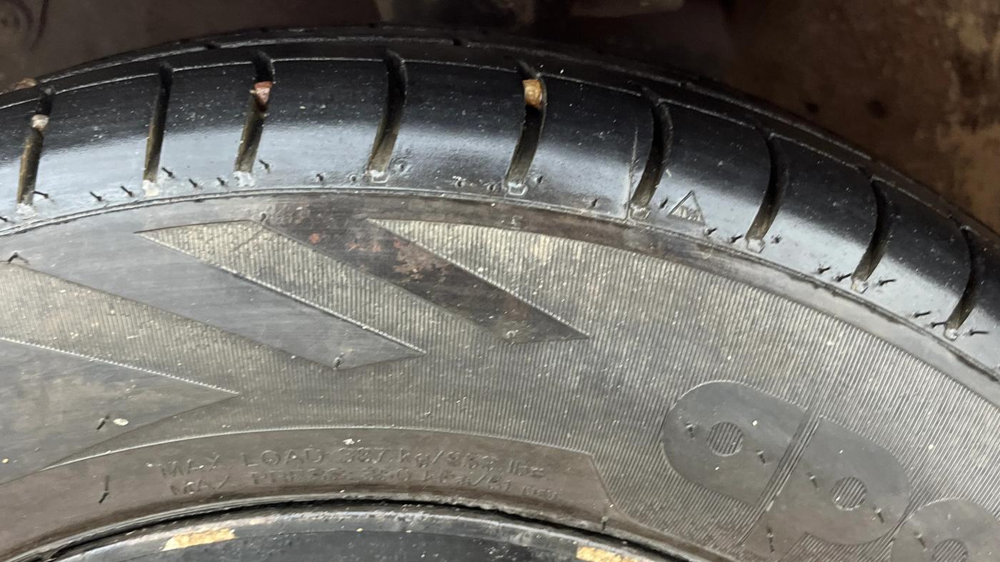 2018 Hyundai Eon ERA +, Petrol, Manual, 75,869 km, Left Front Tyre Tread