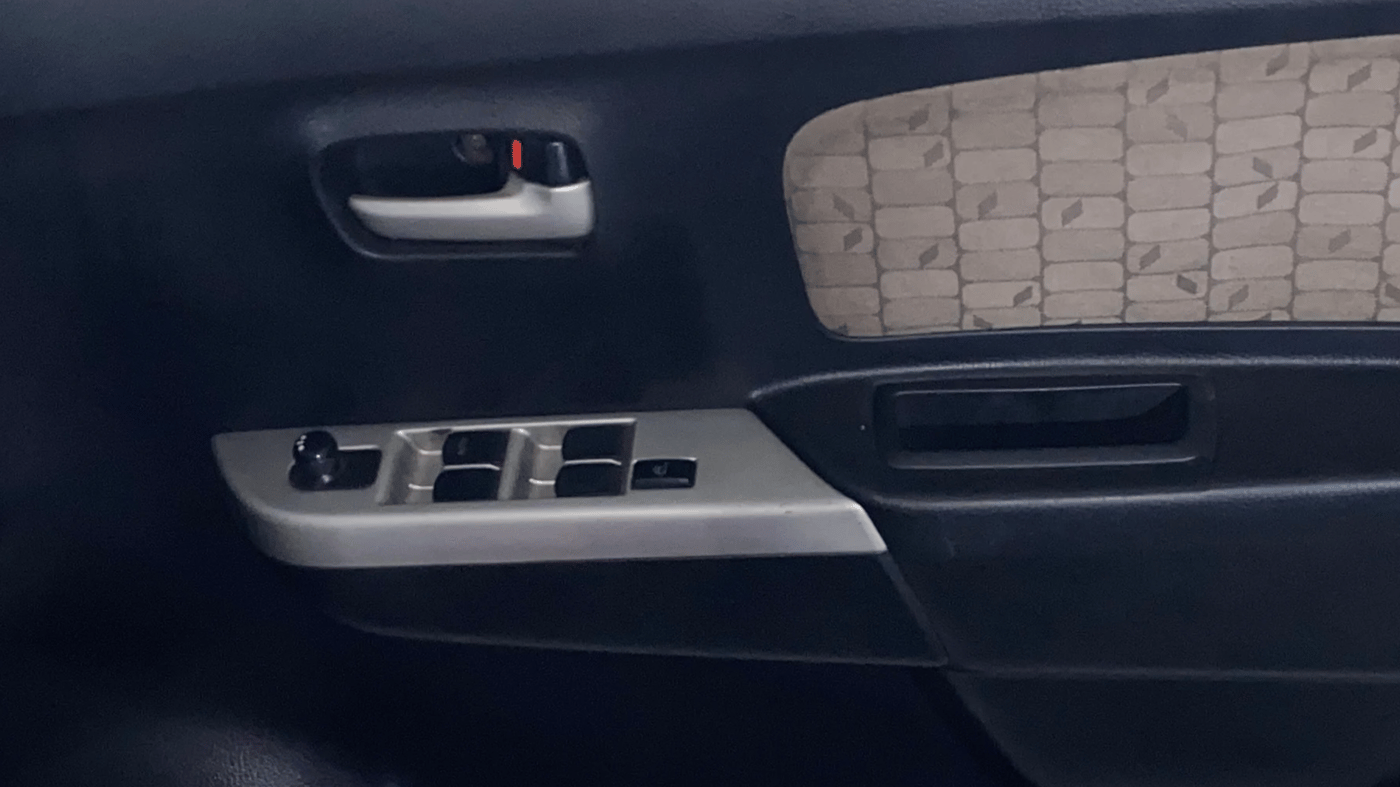 2013 Maruti Wagon R 1.0 VXI, Petrol, Manual, 46,015 km, Driver Side Door Panels Control