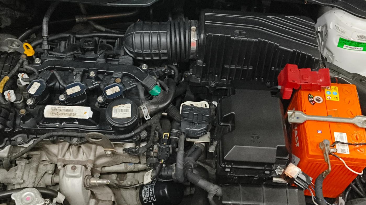 2022 Tata ALTROZ XM PLUS PETROL, Petrol, Manual, 36,662 km, Engine View - Left