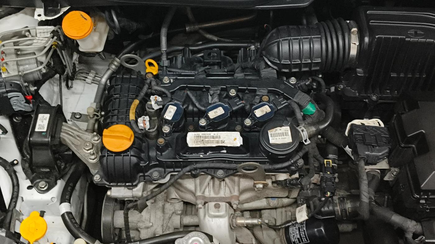 2022 Tata ALTROZ XM PLUS PETROL, Petrol, Manual, 36,662 km, Engine View - Right
