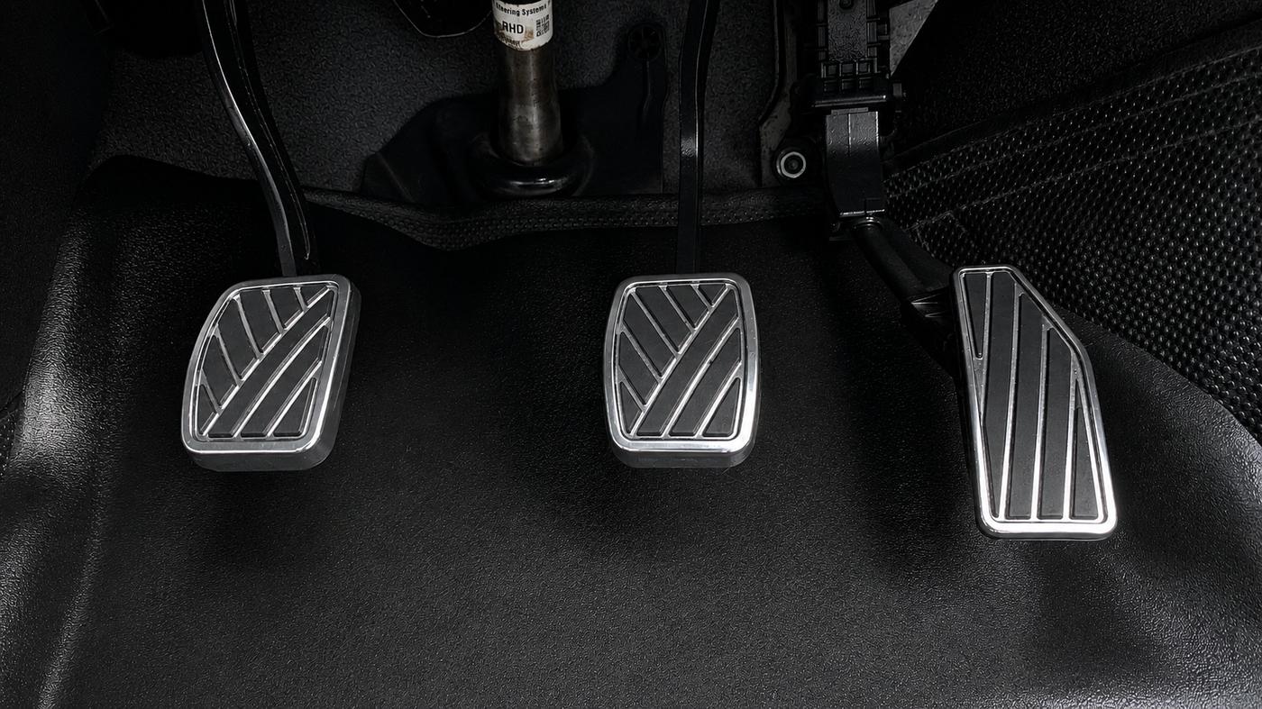 2021 Maruti Vitara Brezza ZXI, CNG, Manual, 60,120 km, Pedals