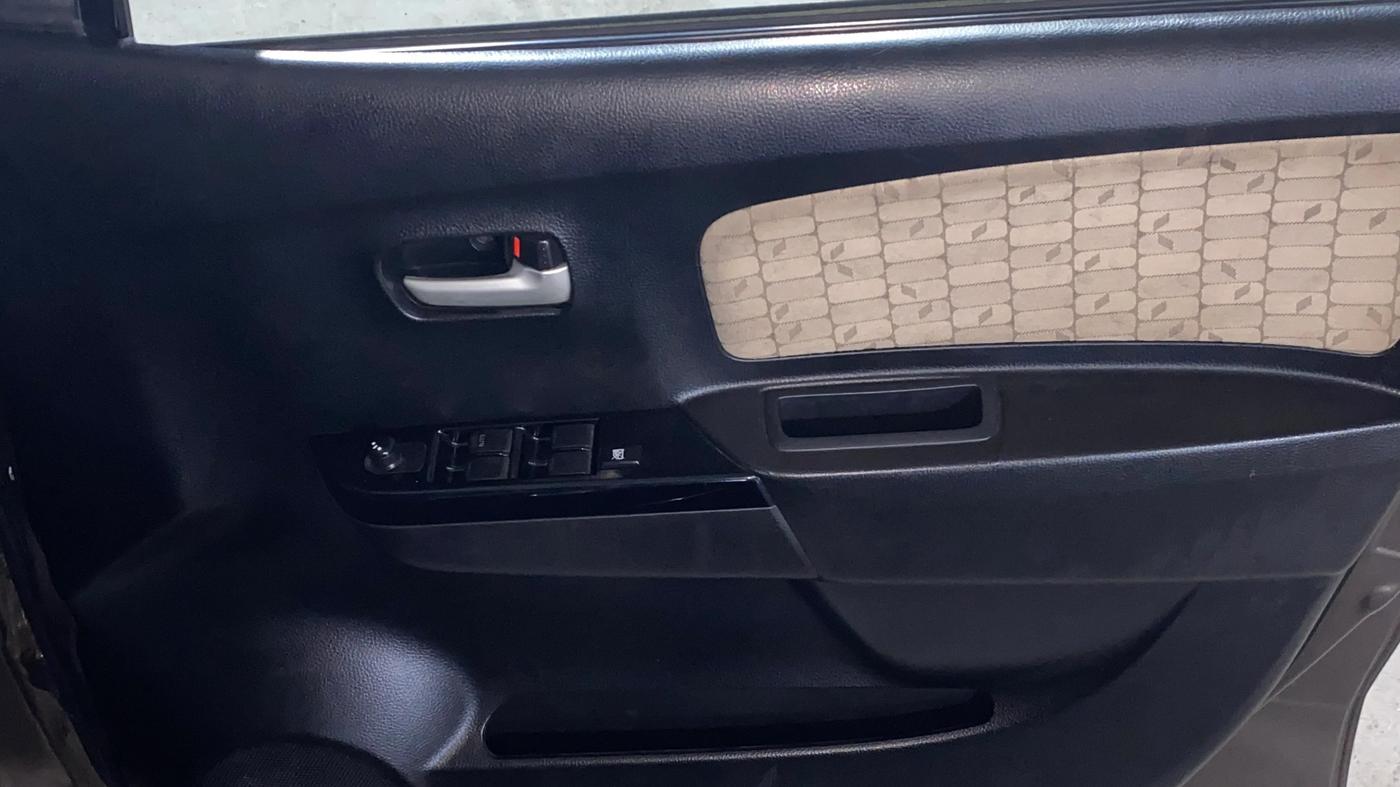 2018 Maruti Wagon R 1.0 VXI, Petrol, Manual, 8,484 km, Driver Side Door Panels Control