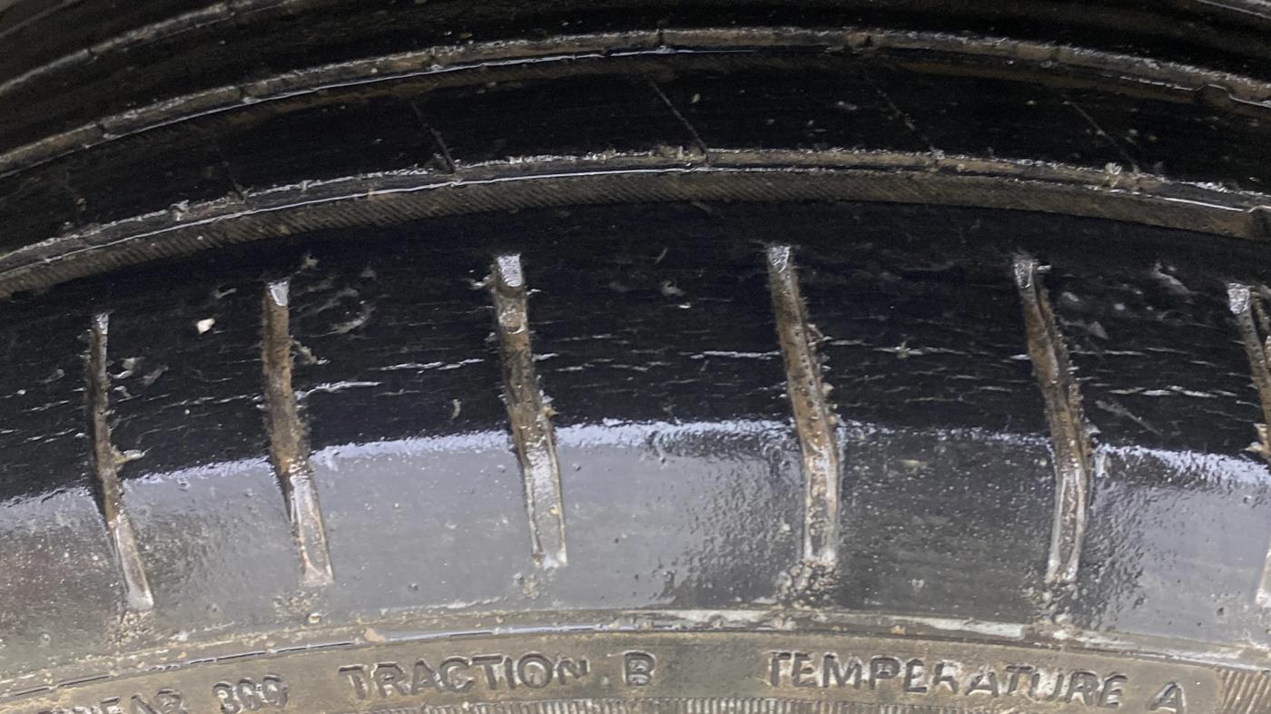 2018 Maruti Ciaz ALPHA  AT 1.5 SHVS PETROL, Petrol, Automatic, 64,071 km, Left Rear Tyre Tread