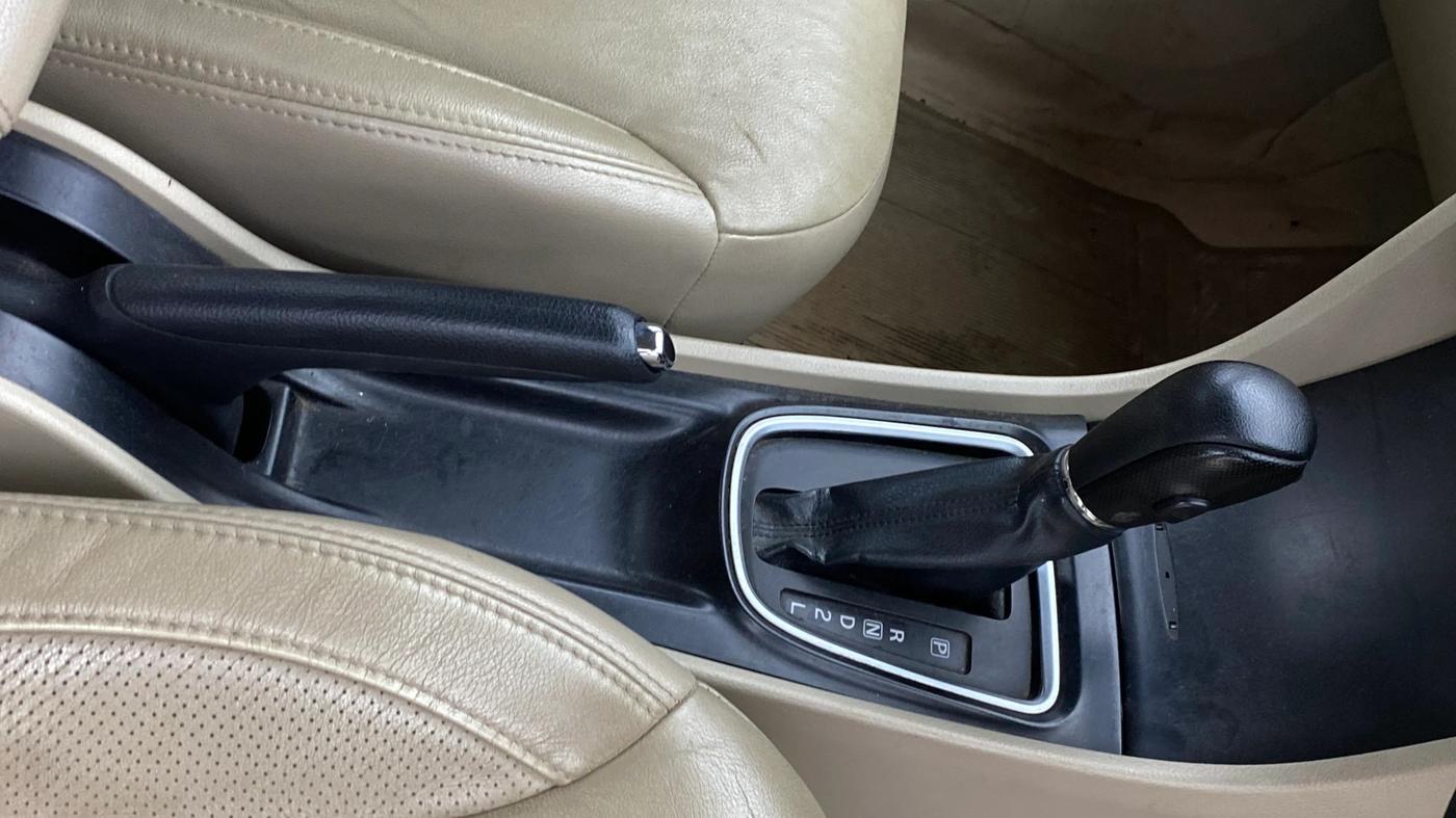 2018 Maruti Ciaz ALPHA  AT 1.5 SHVS PETROL, Petrol, Automatic, 64,071 km, Gear Lever