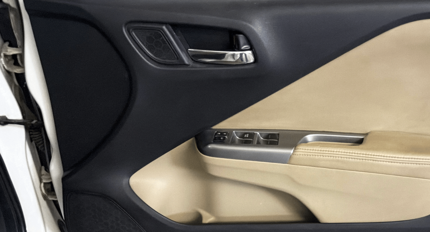 2014 Honda City 1.5L I-VTEC VX, Petrol, Manual, 1,02,193 km, Driver Side Door Panels Control