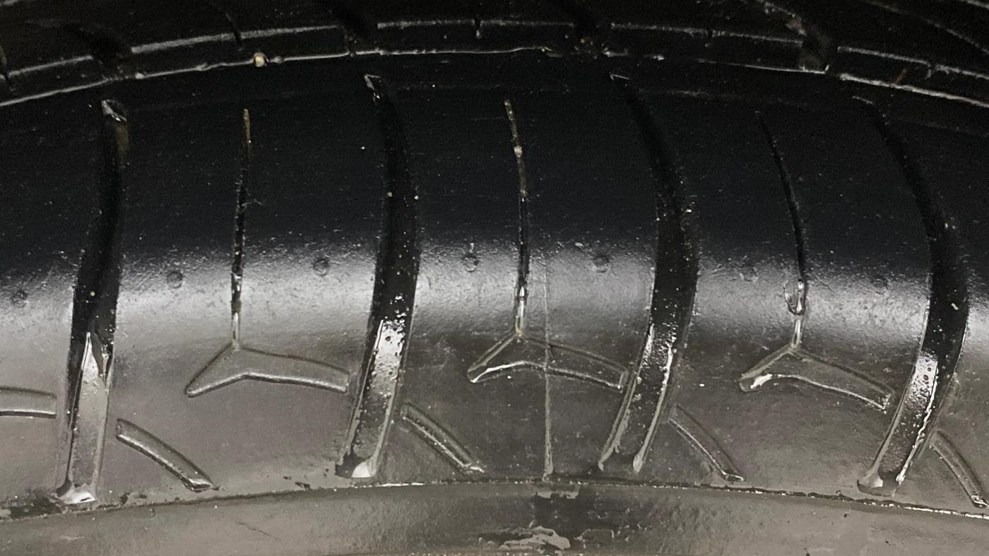 2021 Hyundai VENUE S 1.0 TURBO IMT, Petrol, Manual, 1,21,564 km, Left Rear Tyre Tread