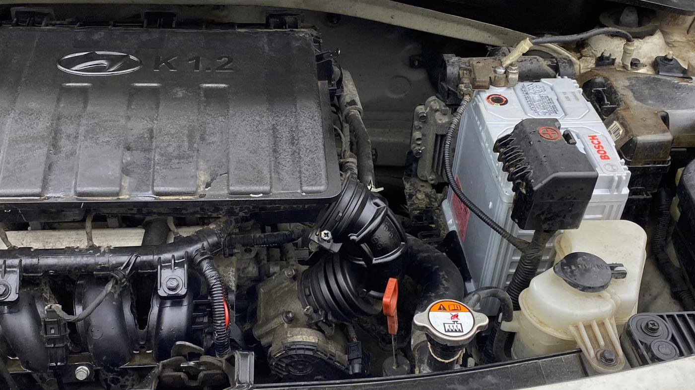 2017 Hyundai Grand i10 SPORTZ (O) AT 1.2 KAPPA VTVT, Petrol, Automatic, 34,422 km, Engine View - Left