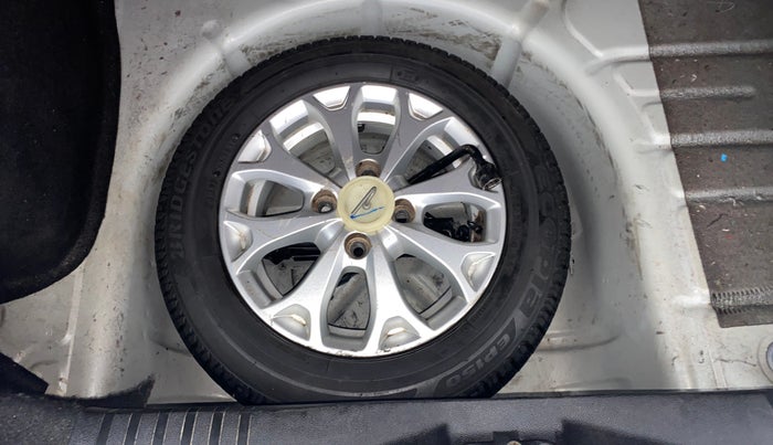 2013 Ford Figo TITANIUM 1.4 DIESEL, Diesel, Manual, 1,33,384 km, Spare Tyre