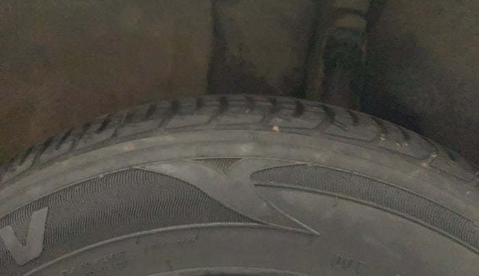 2013 Ford Figo TITANIUM 1.4 DIESEL, Diesel, Manual, 1,33,384 km, Left Rear Tyre Tread