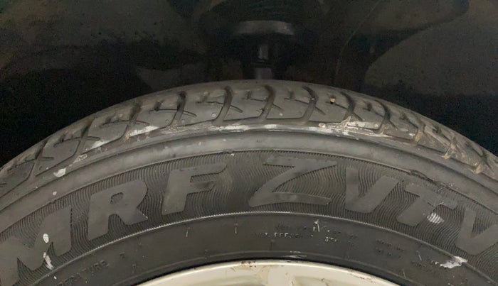 2013 Ford Figo TITANIUM 1.4 DIESEL, Diesel, Manual, 1,33,384 km, Right Front Tyre Tread