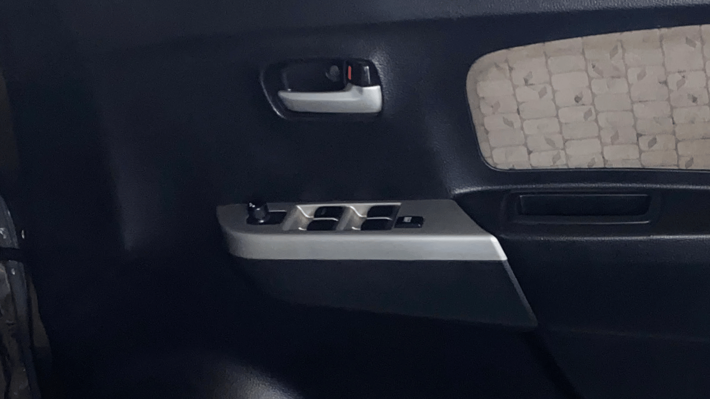 2014 Maruti Wagon R 1.0 VXI, Petrol, Manual, 24,927 km, Driver Side Door Panels Control