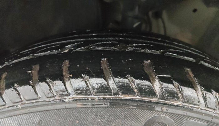 2015 Honda City 1.5L I-VTEC V MT, CNG, Manual, 90,156 km, Left Front Tyre Tread