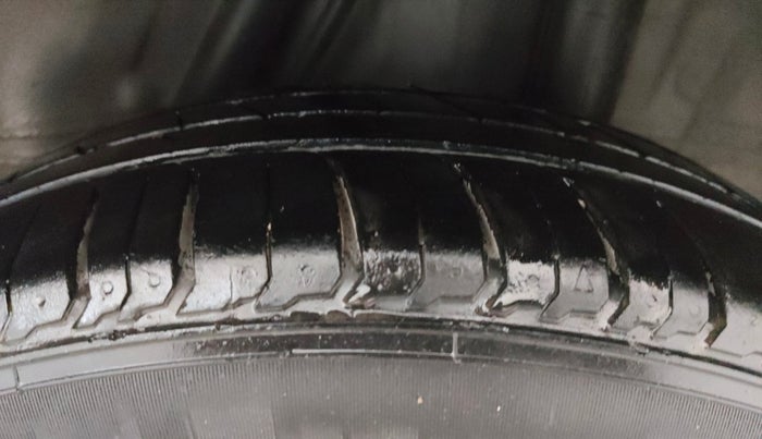 2015 Honda City 1.5L I-VTEC V MT, CNG, Manual, 90,156 km, Left Rear Tyre Tread