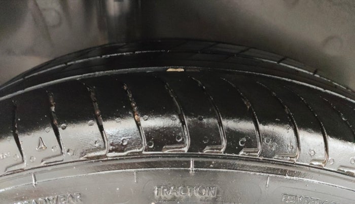 2015 Honda City 1.5L I-VTEC V MT, CNG, Manual, 90,156 km, Right Rear Tyre Tread