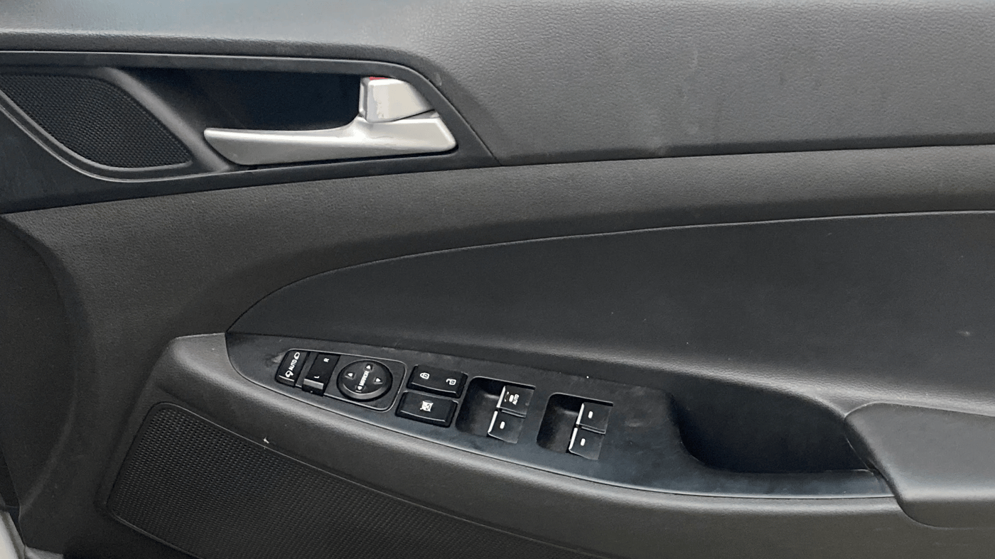 2020 Hyundai Tucson GL (O) 2WD AT, Diesel, Automatic, 1,40,820 km, Driver Side Door Panels Control