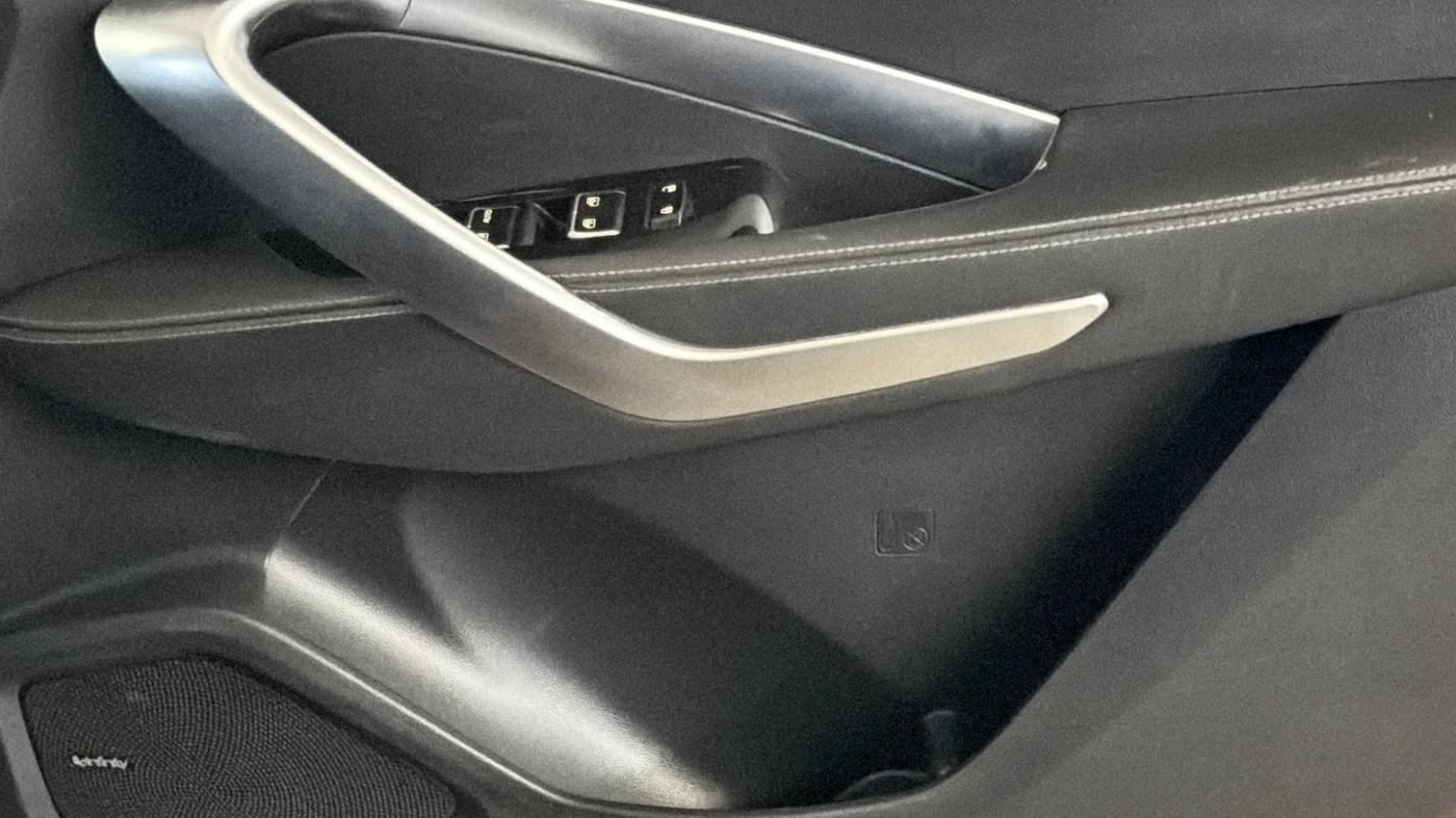 2019 MG HECTOR SHARP 1.5 DCT PETROL, Petrol, Automatic, 83,336 km, Driver Side Door Panels Control
