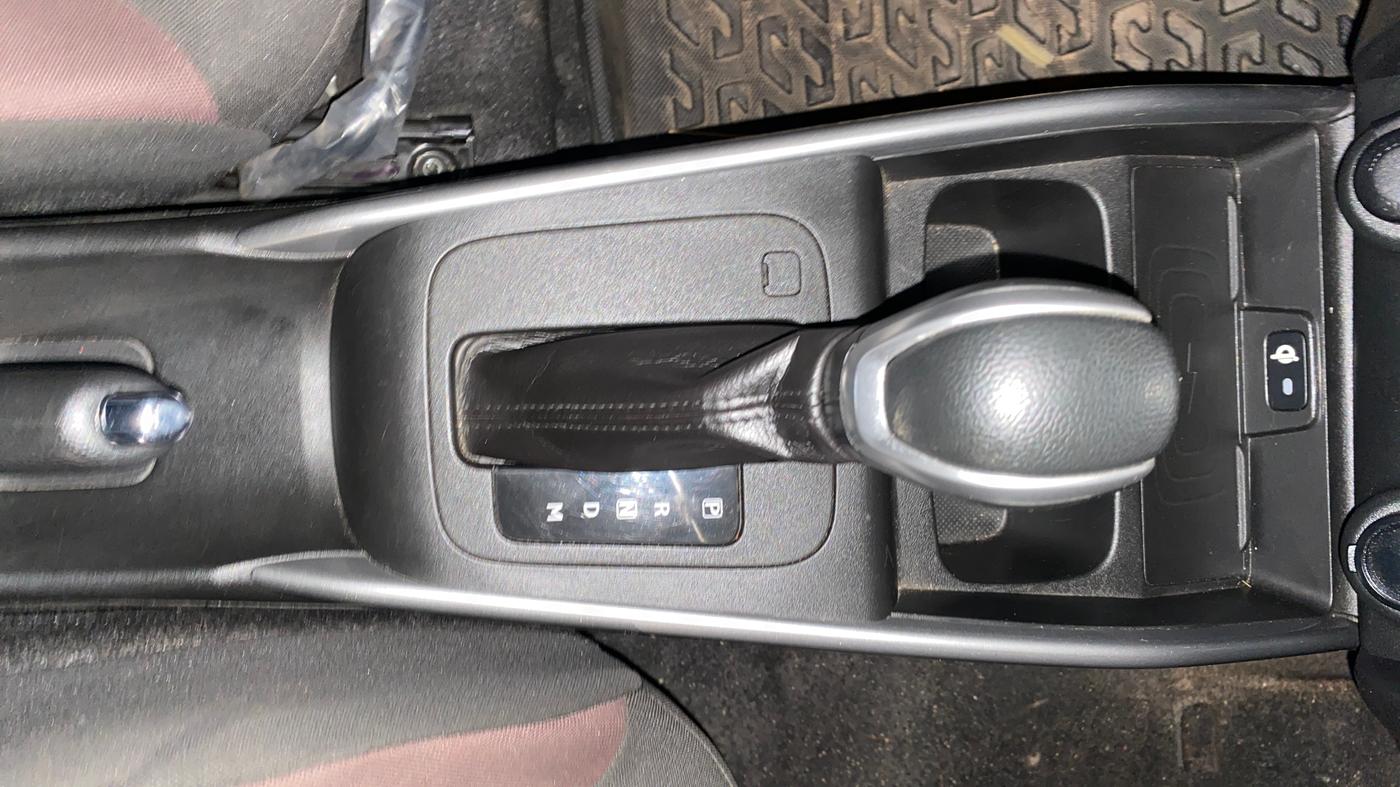 2024 Toyota Urban Cruiser Taisor V 1.0 Petrol AT, Petrol, Automatic, 26,999 km, Gear Lever