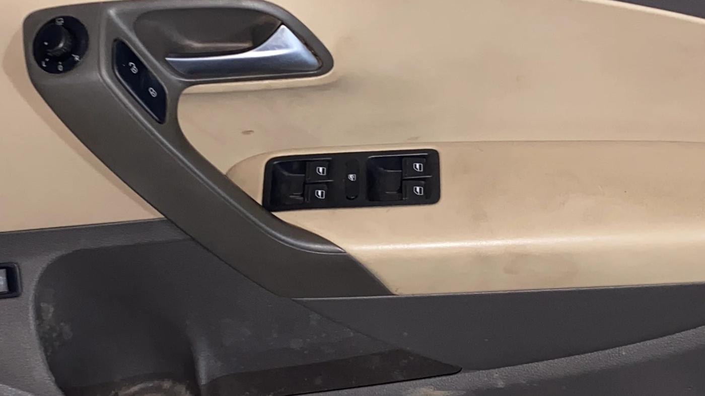 2019 Volkswagen Vento HIGHLINE DIESEL 1.5, Diesel, Manual, 88,035 km, Driver Side Door Panels Control