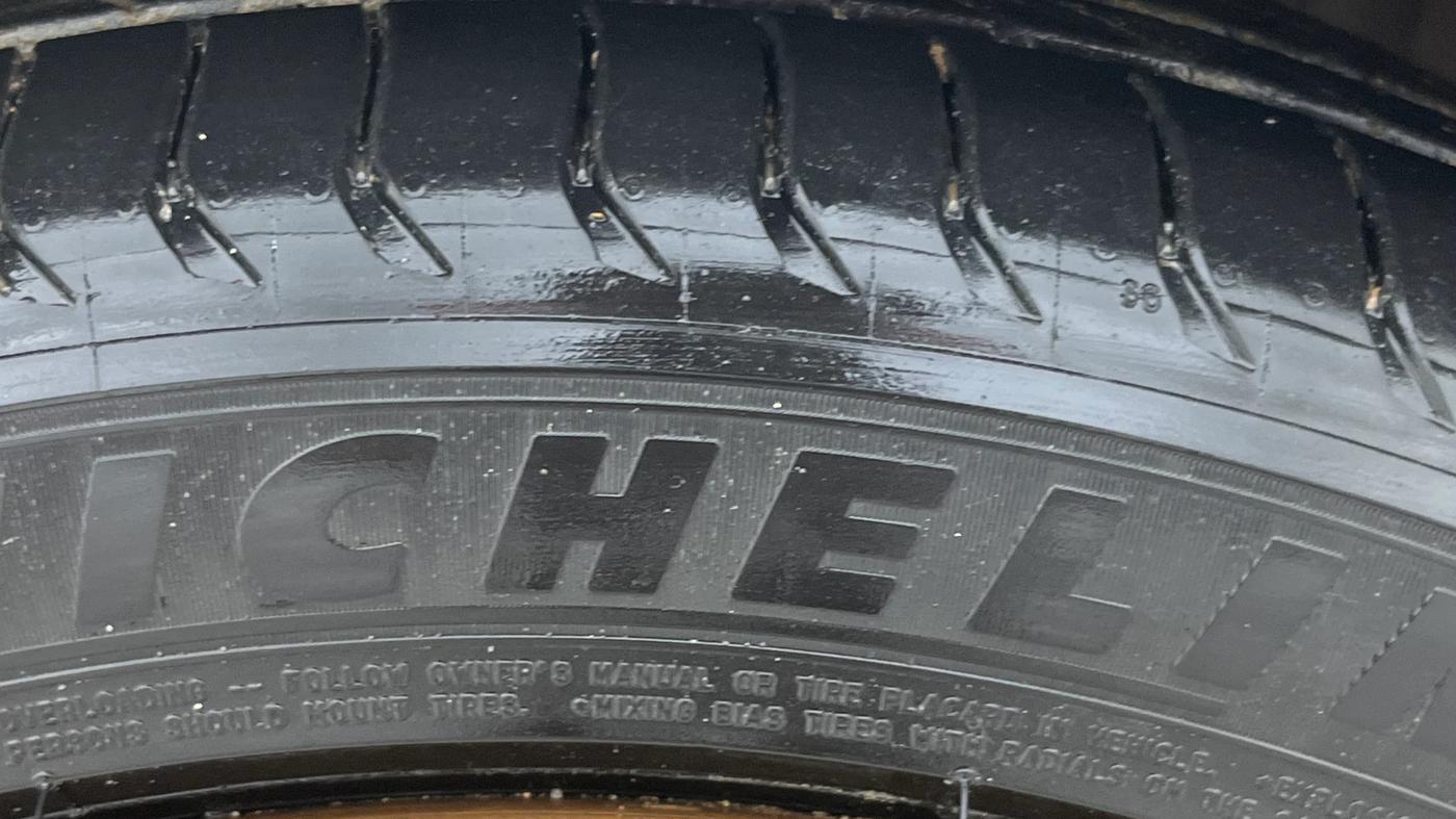 2021 Skoda Rapid AMBITION AT TSI, Petrol, Automatic, 45,377 km, Left Front Tyre Tread
