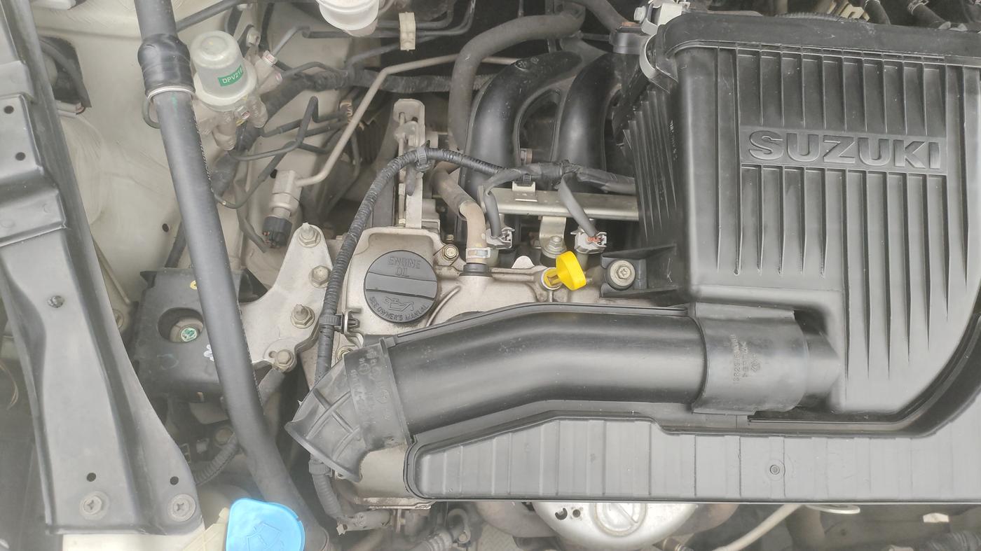 2014 Maruti Swift VXI, Petrol, Manual, 95,449 km, Engine View - Right