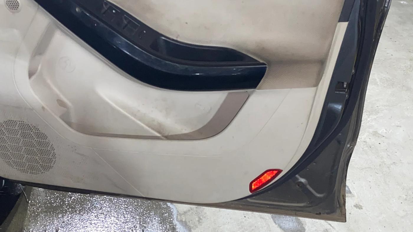 2022 Tata NEXON XZ PLUS PETROL, CNG, Manual, 1,05,744 km, Driver Side Door Panels Control
