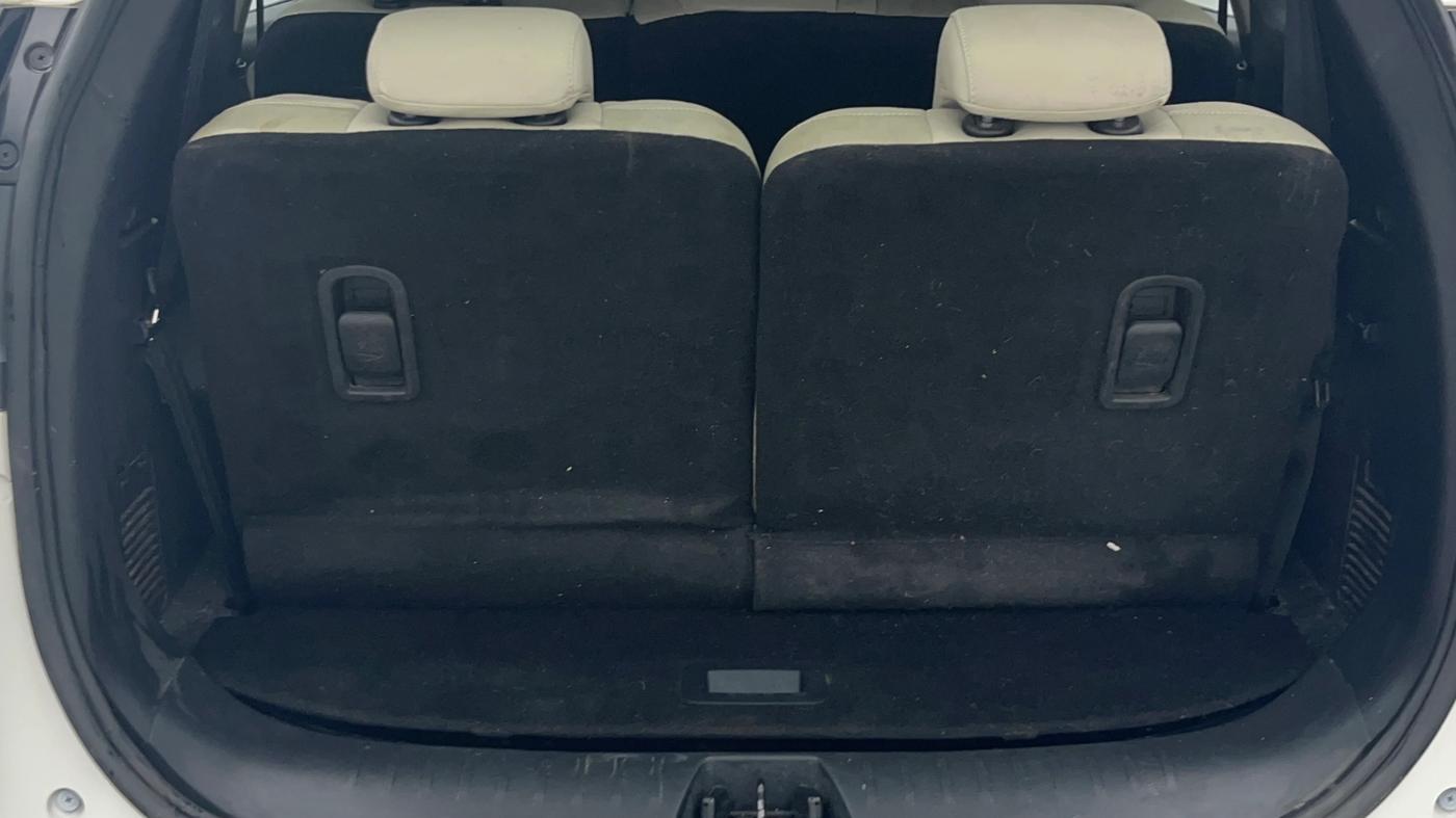 2023 Mahindra XUV700 AX 5 D AT 7 STR, Diesel, Automatic, 1,26,913 km, Boot Inside