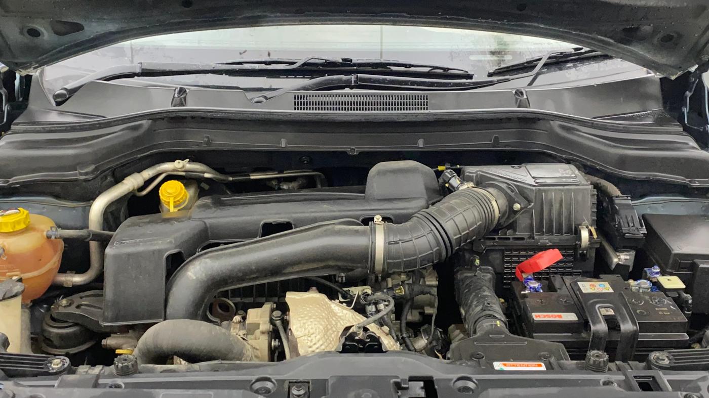2023 Mahindra XUV300 W8 (O) 1.5 DIESEL AMT, Diesel, Automatic, 45,135 km, Engine View