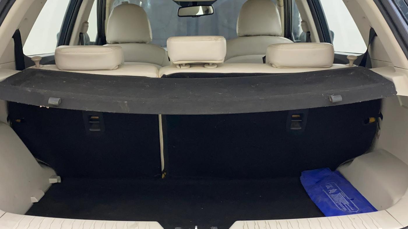 2023 Mahindra XUV300 W8 (O) 1.5 DIESEL AMT, Diesel, Automatic, 45,135 km, Boot Inside