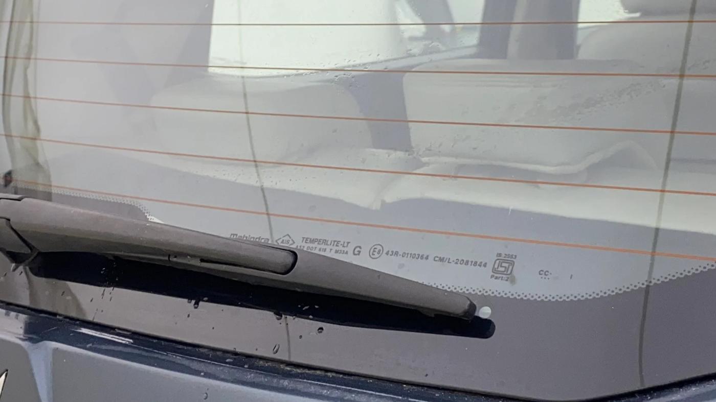 2023 Mahindra XUV300 W8 (O) 1.5 DIESEL AMT, Diesel, Automatic, 45,135 km, Rear Wiper
