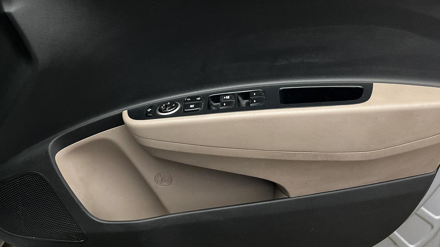 2019 Hyundai Grand i10 SPORTZ 1.2 KAPPA VTVT, Petrol, Manual, 72,694 km, Driver Side Door Panels Control