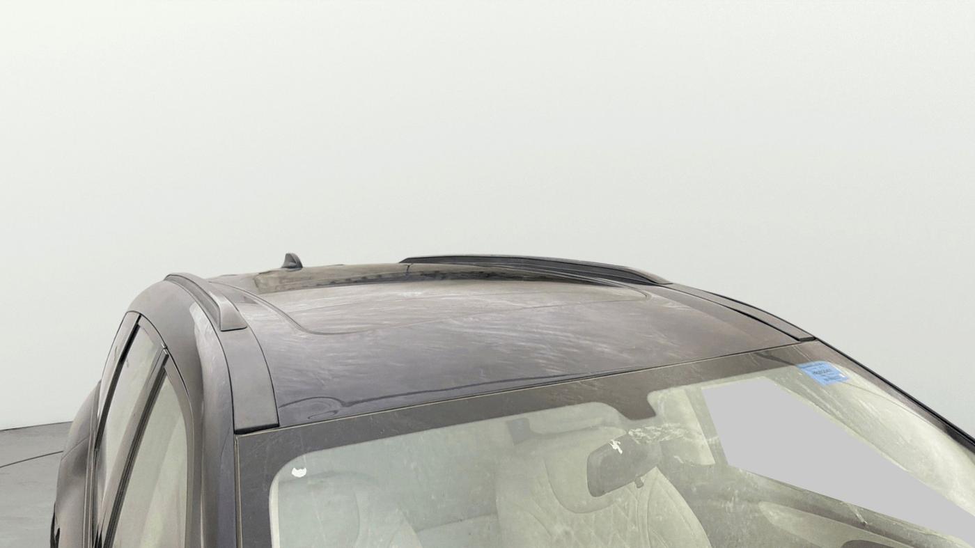 2022 Mahindra XUV700 AX 5 P MT 5 STR, Petrol, Manual, 66,297 km, Moonroof/ Sunroof