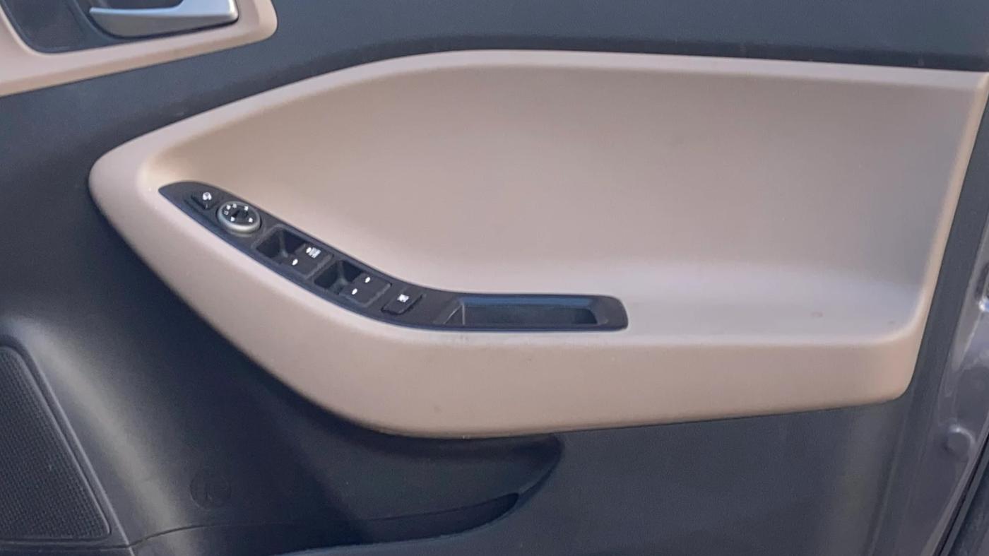 2019 Hyundai Elite i20 SPORTZ 1.2, Petrol, Manual, 49,952 km, Driver Side Door Panels Control