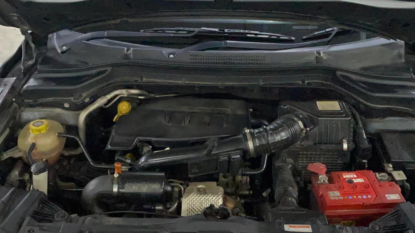 2023 Mahindra XUV300 W6 1.2 PETROL, Petrol, Manual, 41,020 km, Engine View