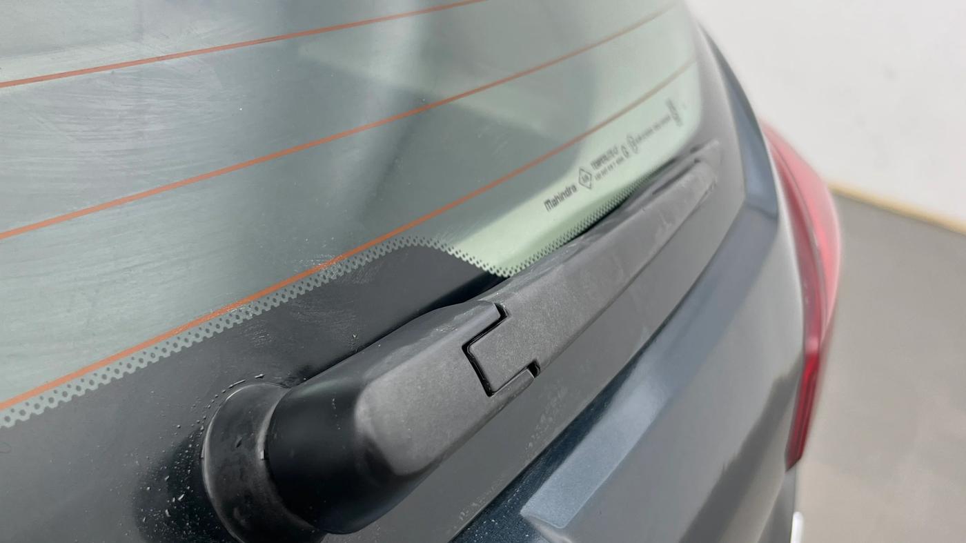 2023 Mahindra XUV300 W8 (O) 1.2 PETROL AMT, Petrol, Automatic, 35,603 km, Rear Wiper