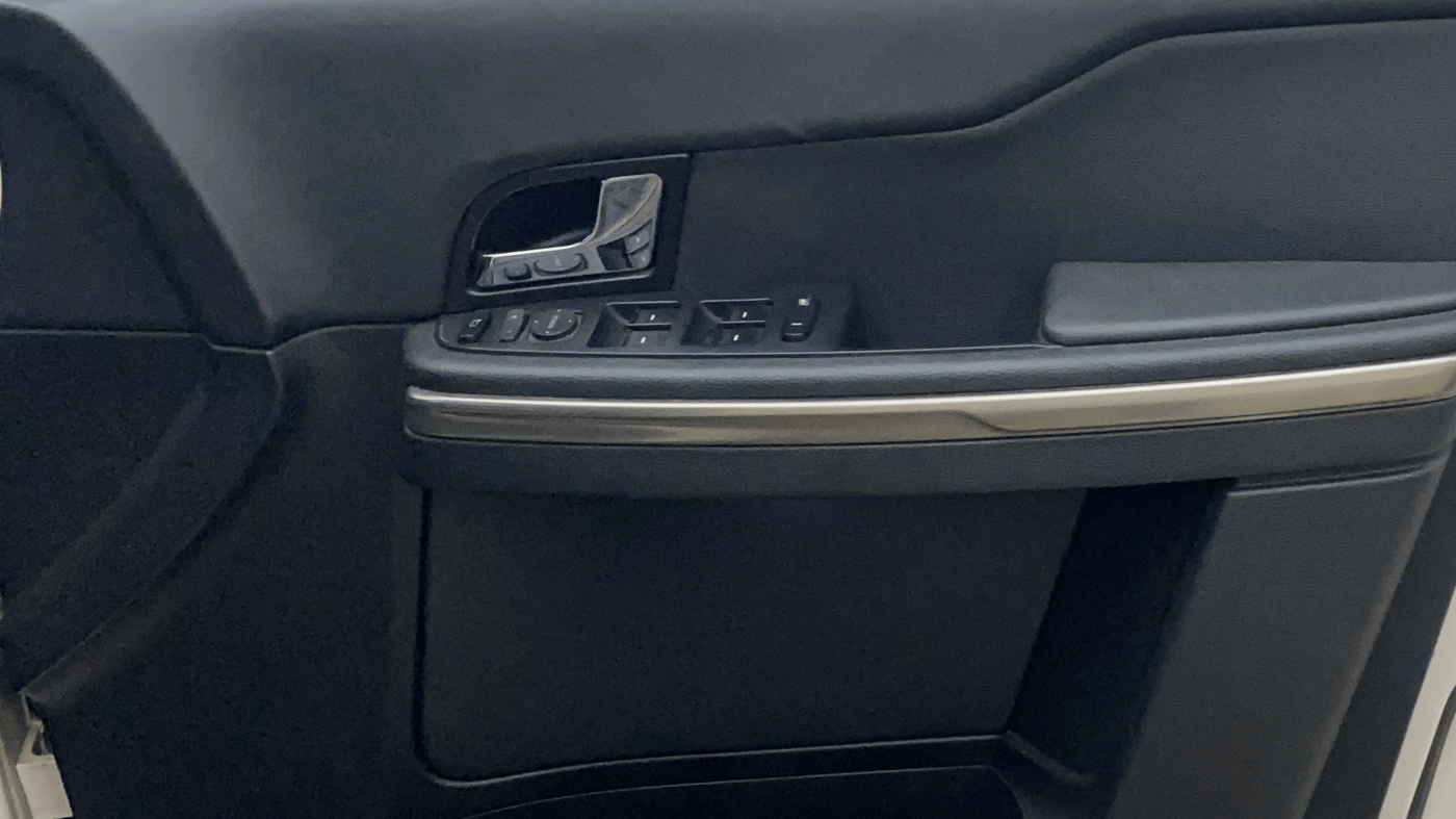 2018 Tata Hexa XT 4X4 7 STR, Diesel, Manual, 1,15,391 km, Driver Side Door Panels Control