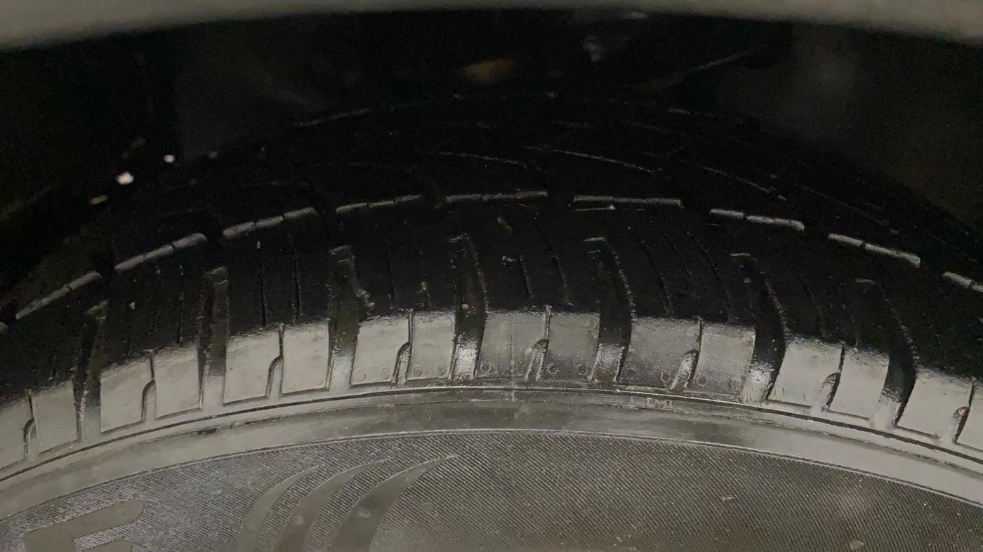 2018 Tata Hexa XT 4X4 7 STR, Diesel, Manual, 1,15,391 km, Right Front Tyre Tread