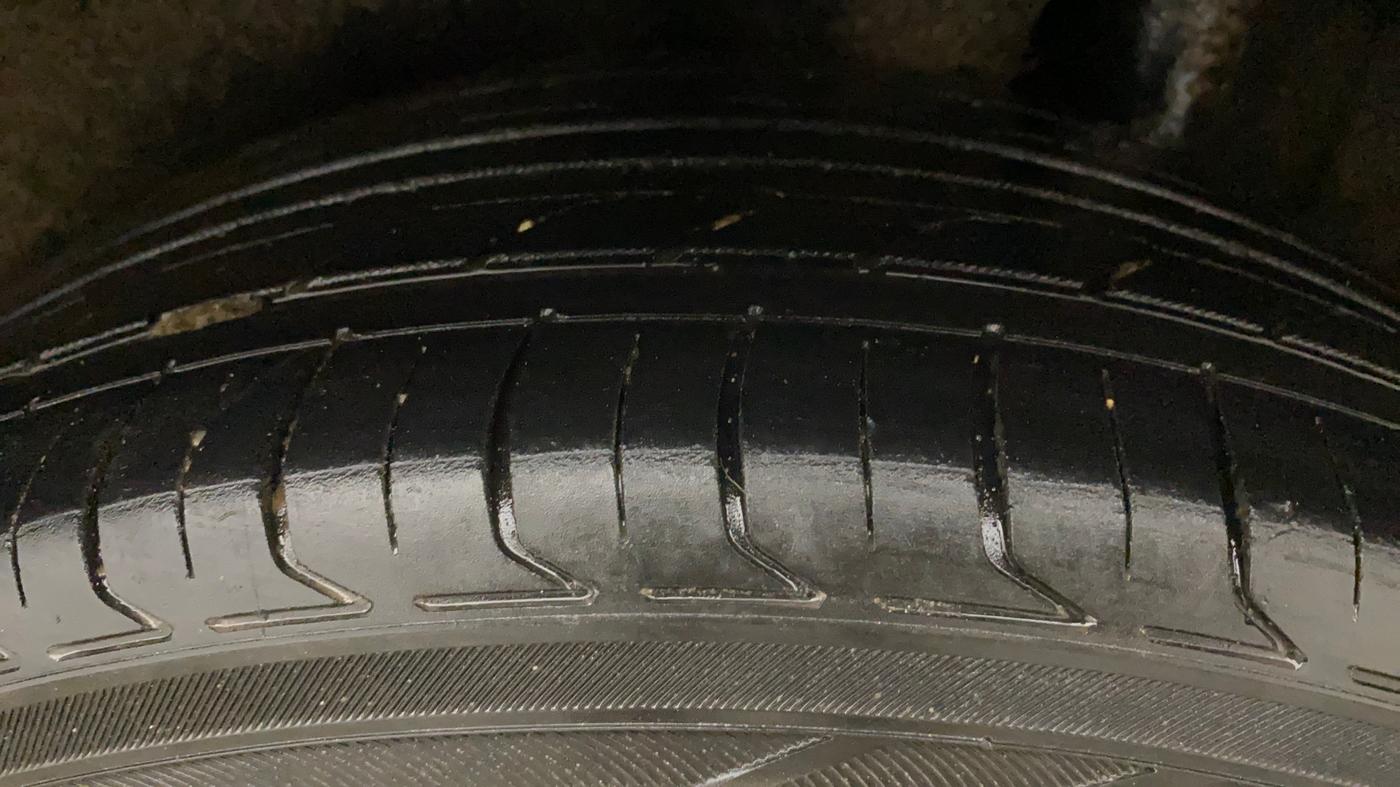 2020 Maruti Vitara Brezza ZXI AT SHVS, Petrol, Automatic, 1,31,317 km, Left Rear Tyre Tread