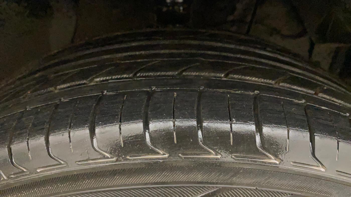 2020 Maruti Vitara Brezza ZXI AT SHVS, Petrol, Automatic, 1,31,317 km, Right Front Tyre Tread