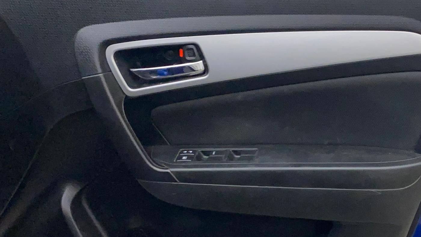 2020 Maruti Vitara Brezza ZXI AT SHVS, Petrol, Automatic, 1,31,317 km, Driver Side Door Panels Control