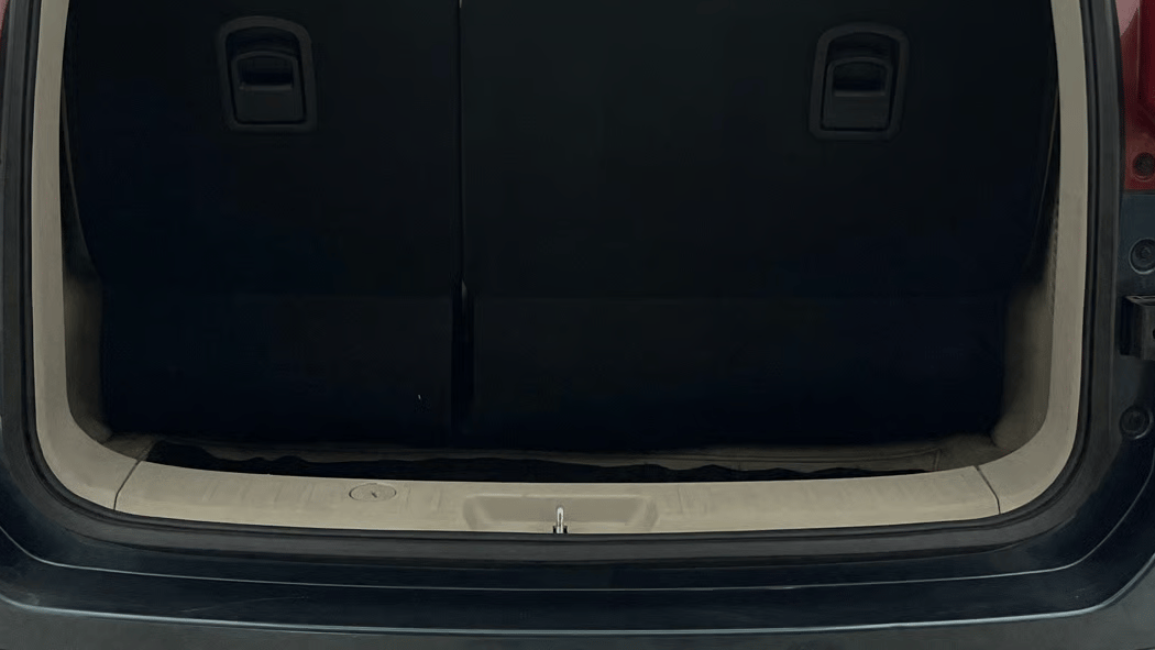 2018 Mahindra MARAZZO M8 7 STR, Diesel, Manual, 88,846 km, Boot Inside