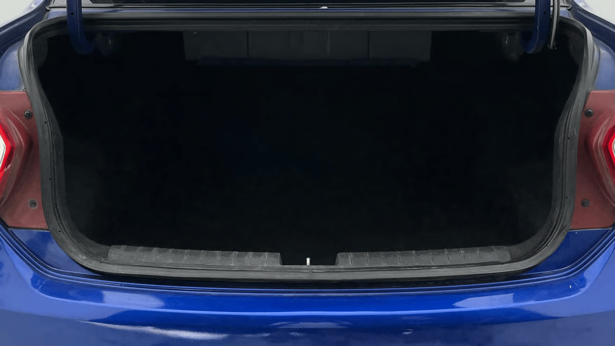2015 Hyundai Xcent SX AT 1.2 (O), Petrol, Automatic, 63,320 km, Boot Inside