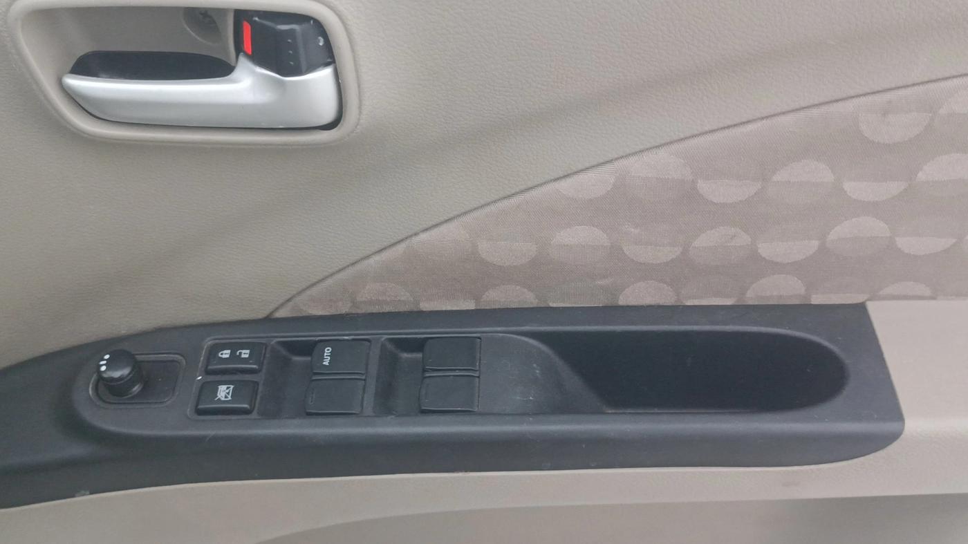 2015 Maruti Celerio ZXI AMT, Petrol, Automatic, 58,297 km, Driver Side Door Panels Control
