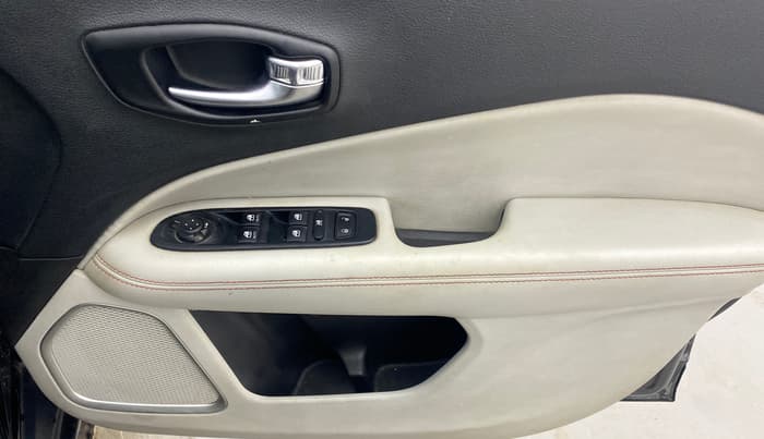 2018 Jeep Compass LIMITED 2.0 DIESEL, Diesel, Manual, 1,43,634 km, Driver Side Door Panels Control