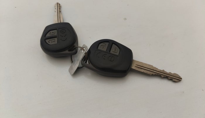 2017 Maruti Ciaz DELTA 1.4 MT PETROL, Petrol, Manual, 68,451 km, Key Close Up