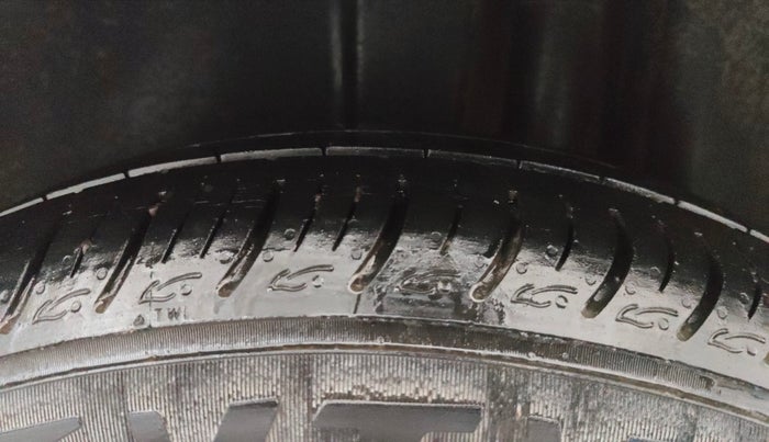 2017 Maruti Ciaz DELTA 1.4 MT PETROL, Petrol, Manual, 68,451 km, Left Rear Tyre Tread