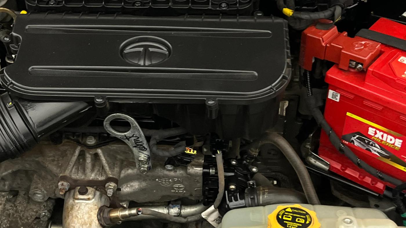 2022 Tata TIGOR XZA PLUS PETROL, Petrol, Automatic, 40,880 km, Engine View - Left